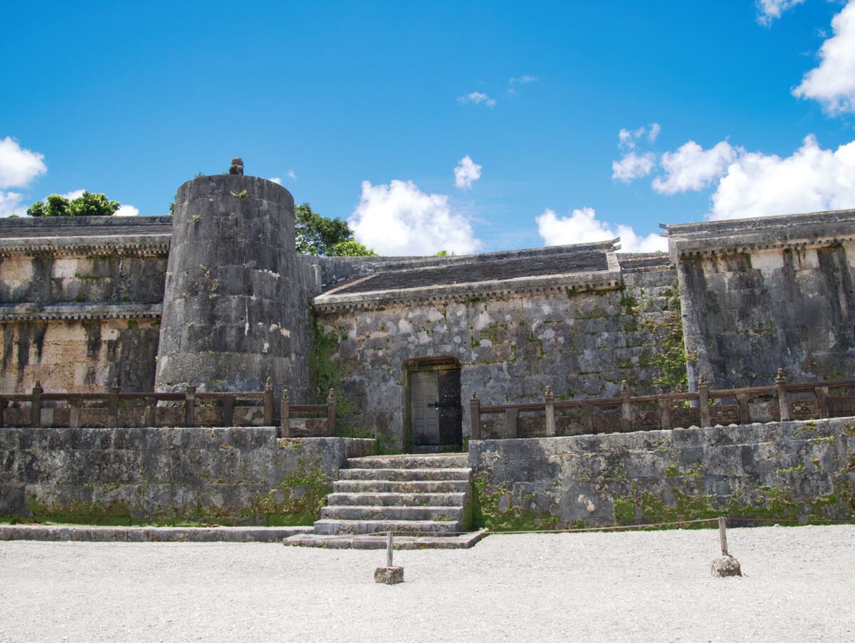 40mausoleum-tomb