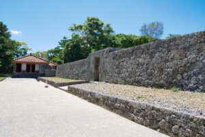 40mausoleum-tomb